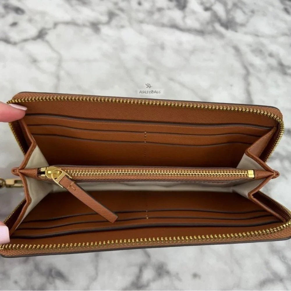 Tory Burch Emerson Printed Zip Continental Wallet Wristlet In Leopard Print